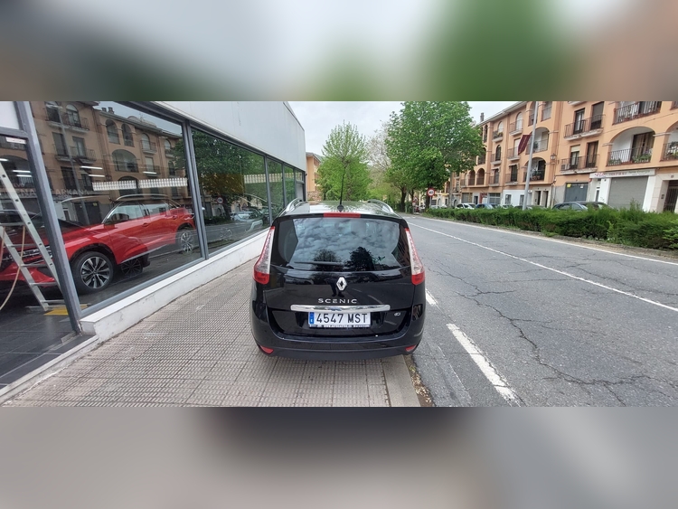 Renault Grand Scenic 1.5 DCI 110CV 7 PLAZAS foto 5